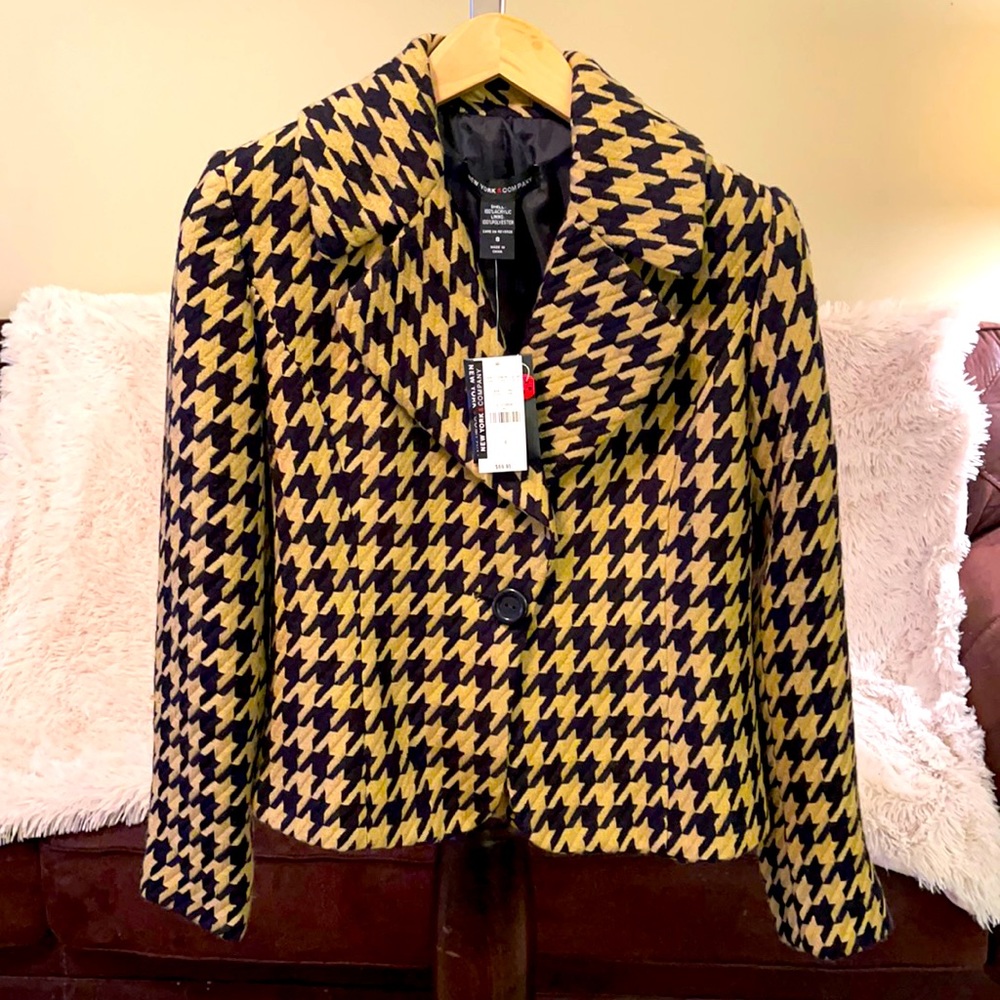 NWT! New York & Co. tailored suit jacket, black and camel color, size 8